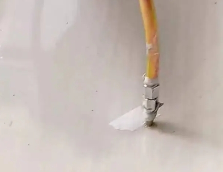 南郑瓷砖空鼓维修公司专业解答在瓷砖铺贴过程中，如果使用的砂料过粗（如全部使用了粗砂），可能会导致以下问题